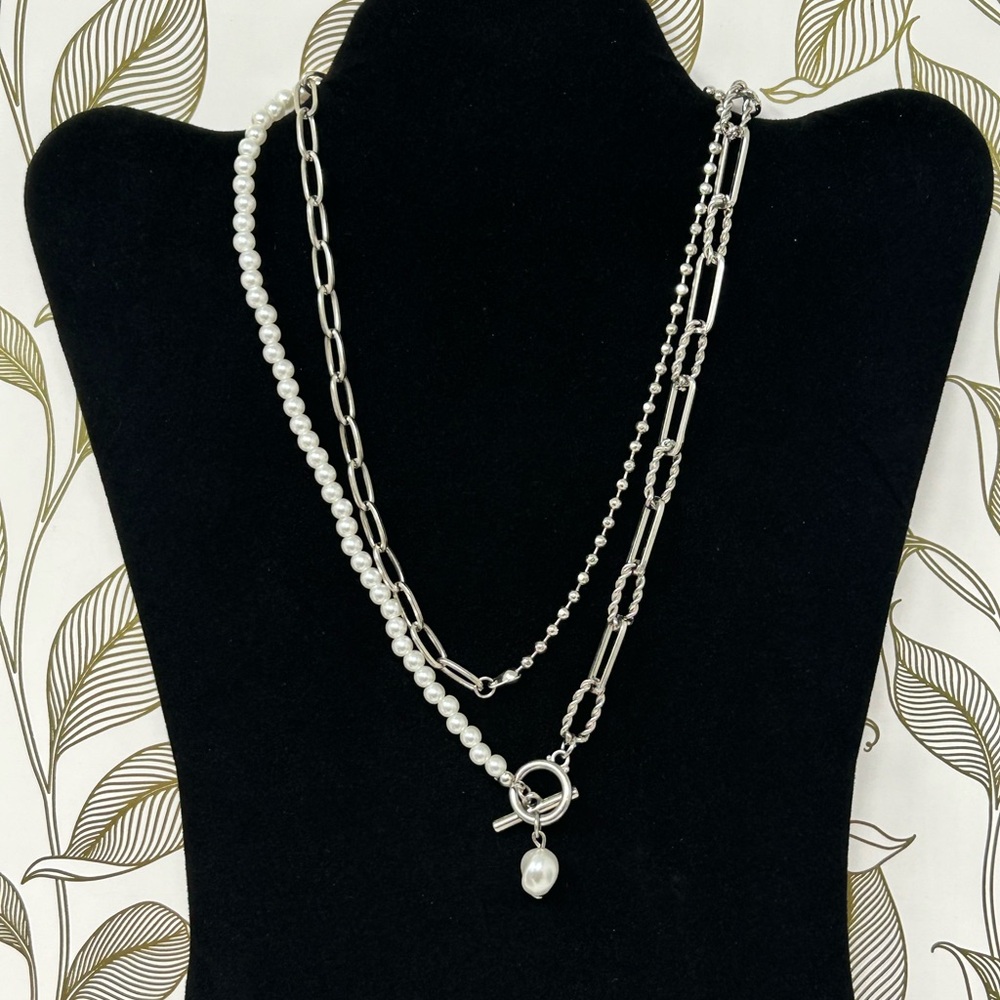 Silver and Pearl Chain Necklace (FREE CANDLE W/ PURCHASE)